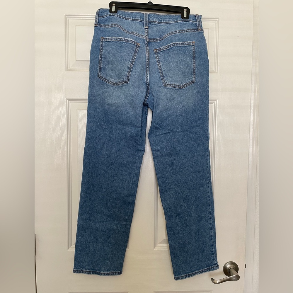 •Universal Thread• High Rise 90s Straight Jeans - Picture 4 of 5